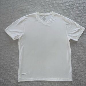 George Men's Classic Super Soft White V-Neck Tee - Size Medium